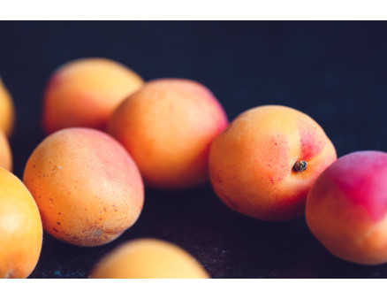 Курчавость Персика, почему возникает? Какие препараты использовать для защиты и лечения