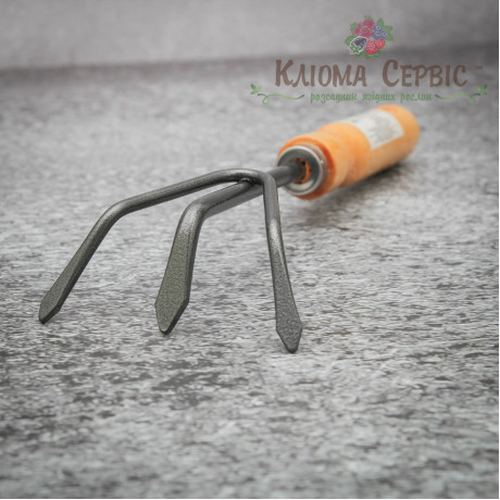 Культиватор із дерев'яною ручкою