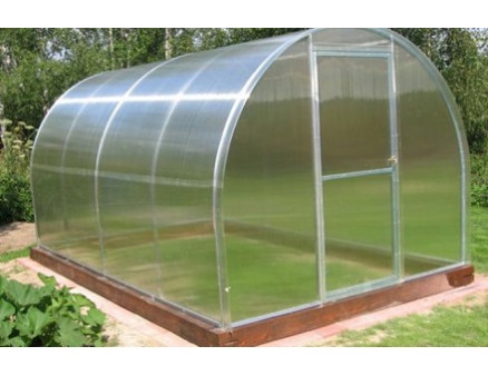 Основи догляду за теплицею із полікарбонатного матеріалу