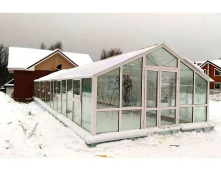 Як опалювати теплицю з полікарбонату