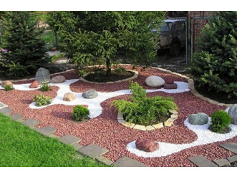 Как правильно использовать агроволокно на клумбе?