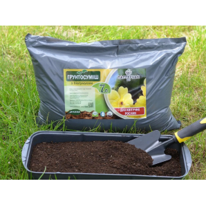 Грунт для квітучих рослин з біогумусом,пакет 7 літрів Грунт для квітучих рослин з біогумусом,пакет 7 літрів
