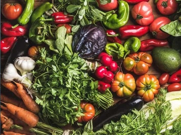 Выбирая между сортовыми и гибридными семенами нужно определить собственные цели и ожидания от будущего урожая.