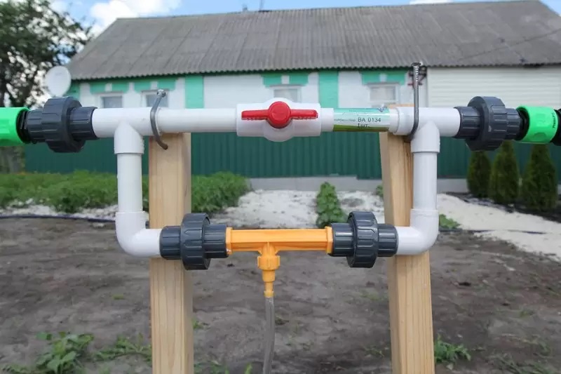 Инжектор Вентури устанавливается на магистральной трубе системы полива перед основной разводкой. Инжектор Вентури устанавливается на магистральной трубе системы полива перед основной разводкой.