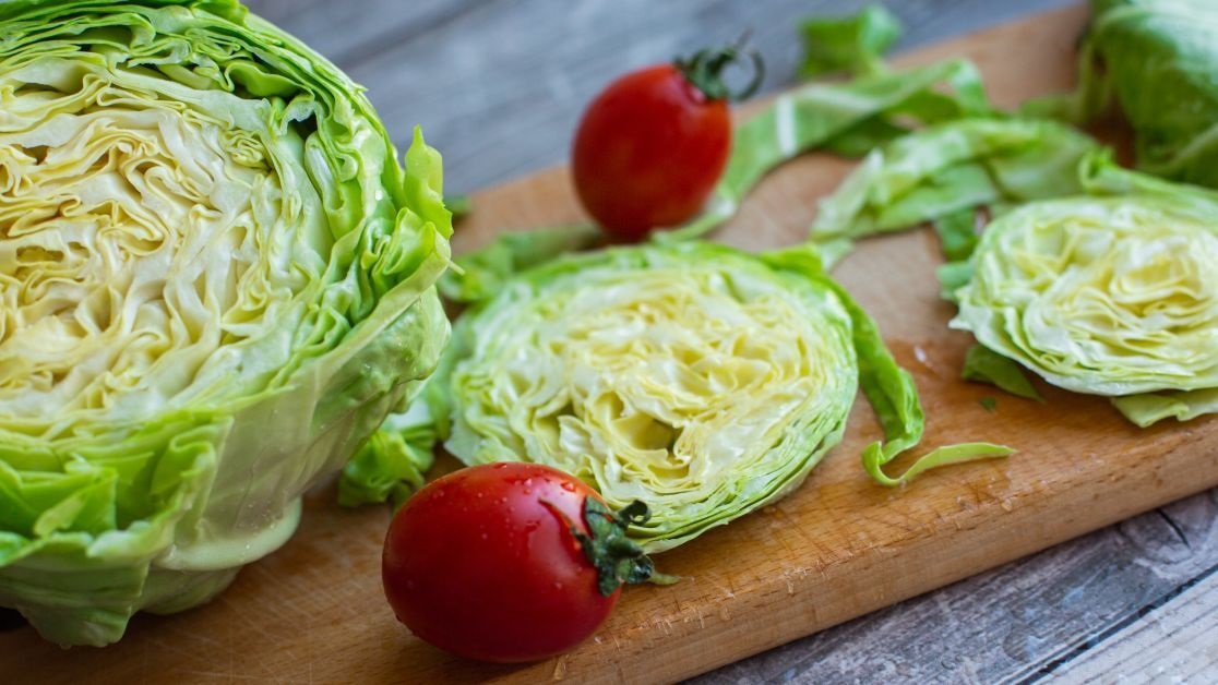 Капуста – это вкусный и питательный овощ.