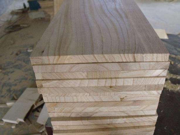 Деревина з дерева Павловнії